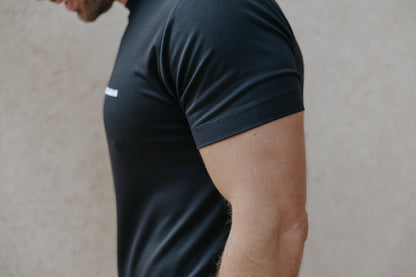 טי שירט Apple T-shirt - שחור