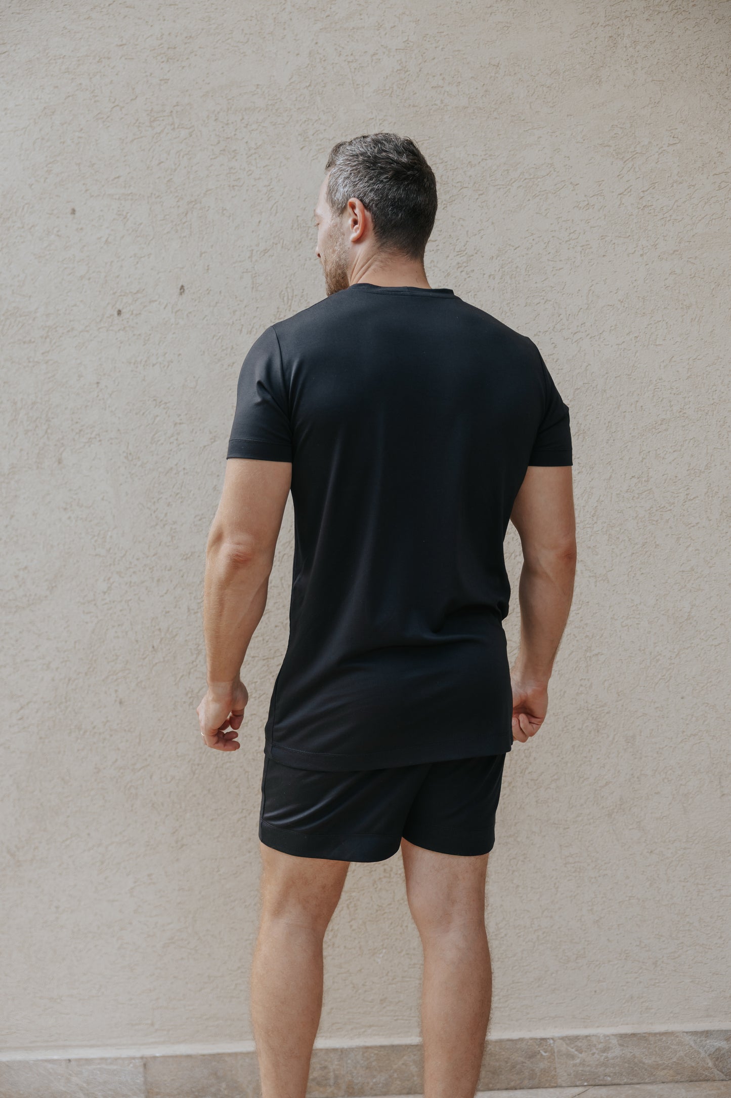 טי שירט Apple T-shirt - שחור